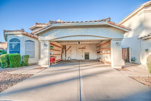 3216 E Muirwood Drive, Phoenix, AZ 85048