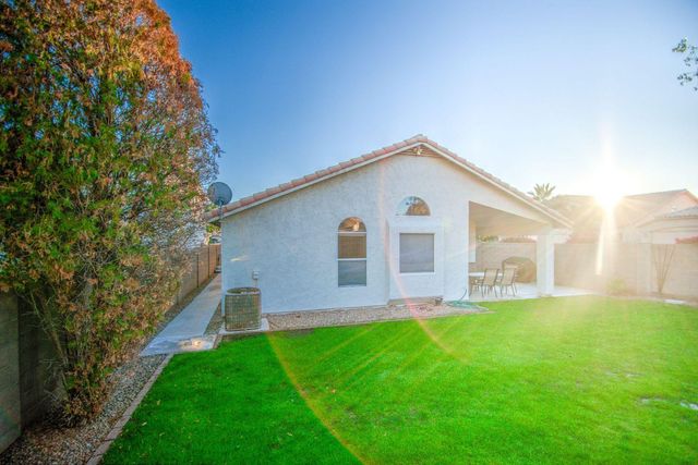 3216 E Muirwood Drive, Phoenix, AZ 85048