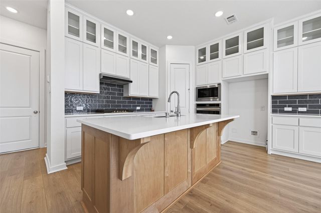 16518 Texas Hill Country Road, Cypress, TX 77433