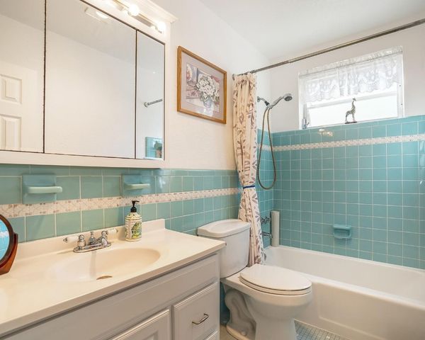 16750 NE 14th Avenue 212, Miami, FL 33162