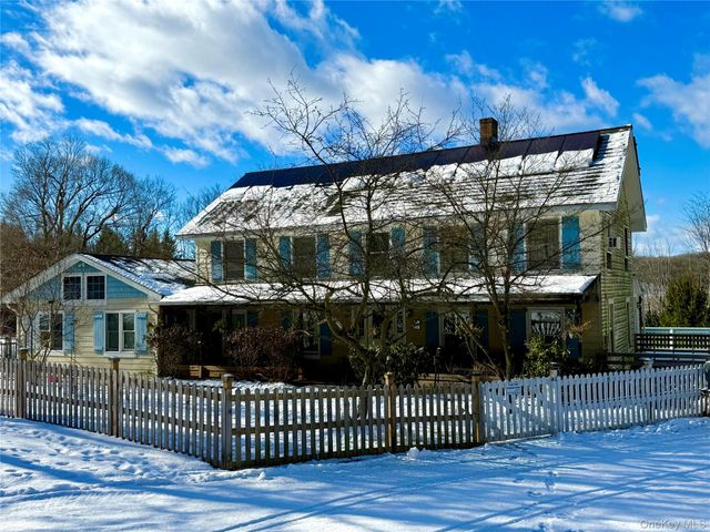 912-918 Hollow Road, Salt Point, NY 12578