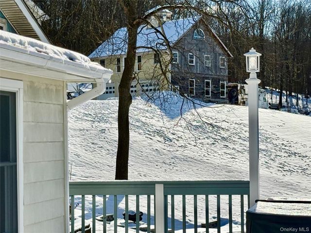 912-918 Hollow Road, Salt Point, NY 12578