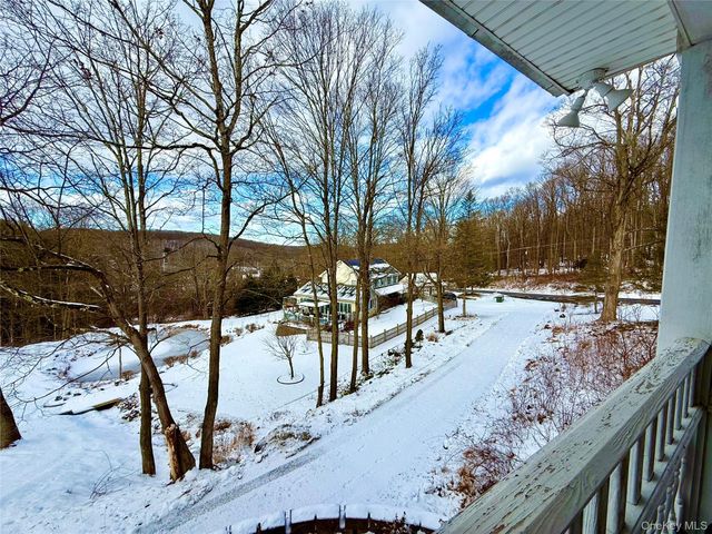 912-918 Hollow Road, Salt Point, NY 12578