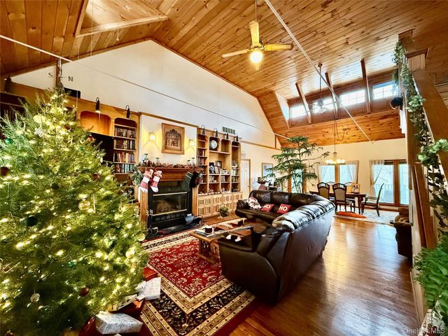 912-918 Hollow Road, Salt Point, NY 12578