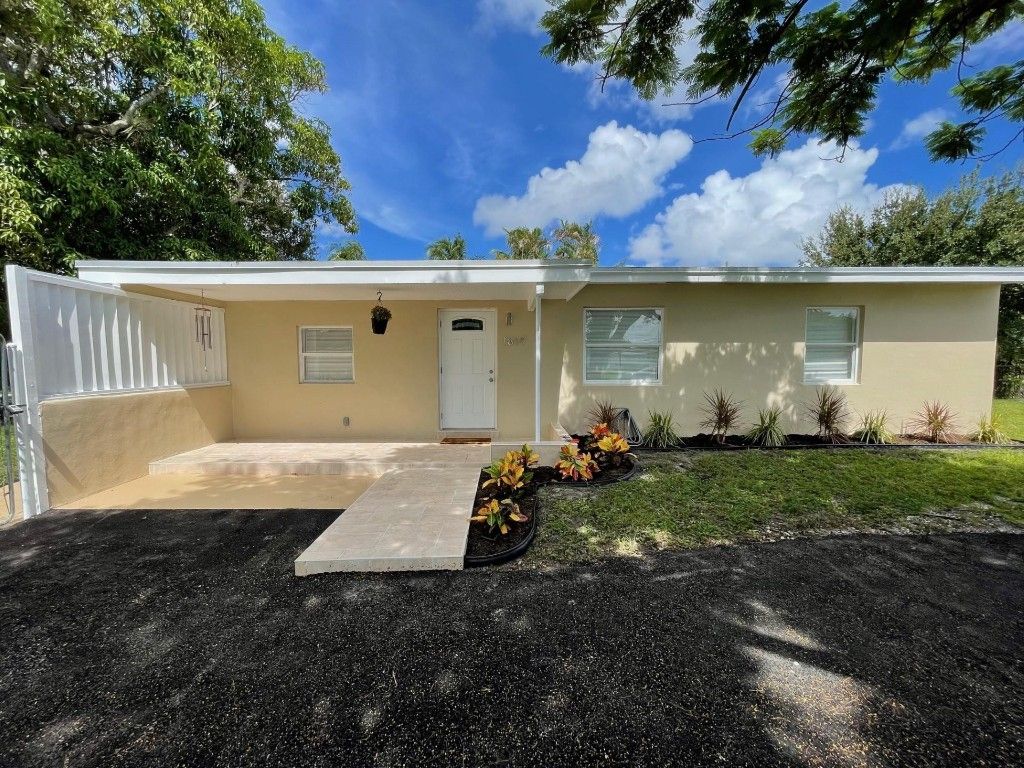 1809 NW 13th Court, Fort Lauderdale, FL 33311