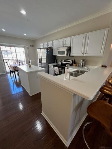 3135 camden Drive, Troy, MI 48084