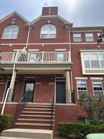 3135 camden Drive, Troy, MI 48084