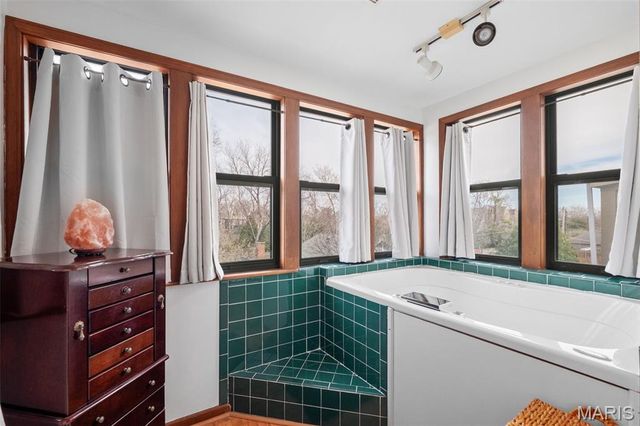 3241 Geyer Avenue, St Louis, MO 63104