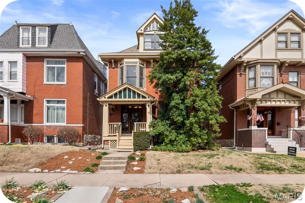 3241 Geyer Avenue, St Louis, MO 63104