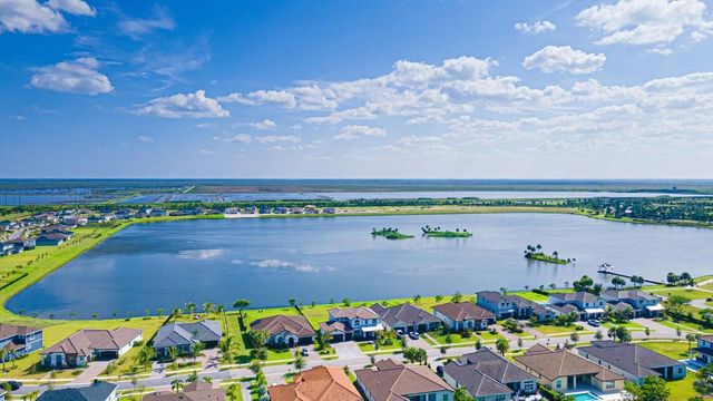 1061 Haywagon Trail, Loxahatchee, FL 33470
