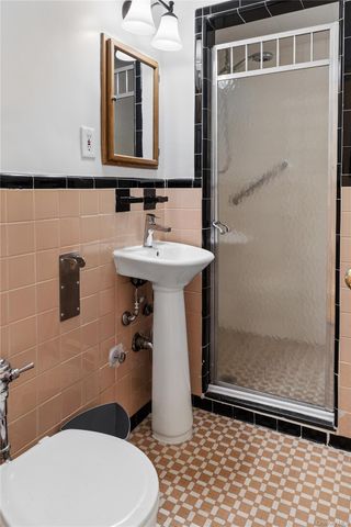 640 W 239th Street 2F, Bronx, NY 10463