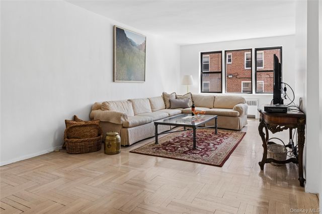 640 W 239th Street 2F, Bronx, NY 10463