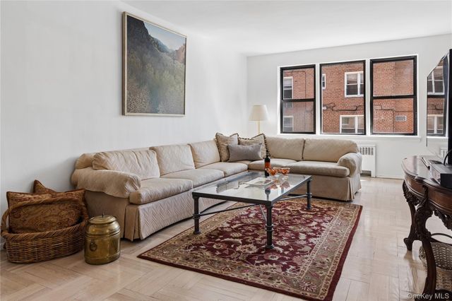 640 W 239th Street 2F, Bronx, NY 10463