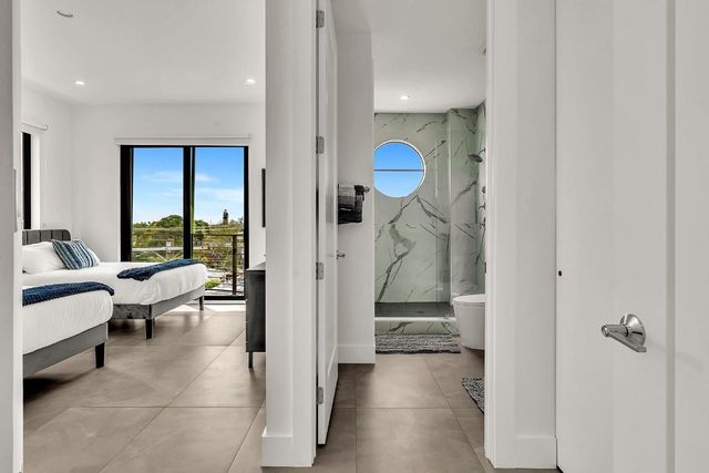 2100 Miami Road 403, Fort Lauderdale, FL 33316