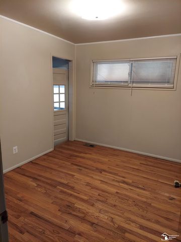 7914 Campbell Street, Taylor, MI 48180