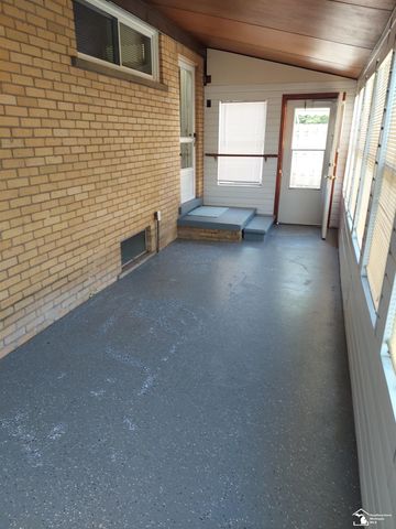 7914 Campbell Street, Taylor, MI 48180