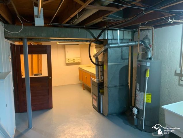 7914 Campbell Street, Taylor, MI 48180