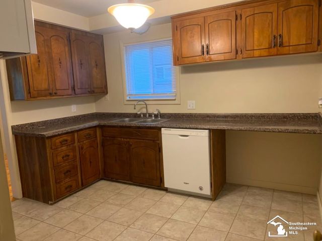 7914 Campbell Street, Taylor, MI 48180