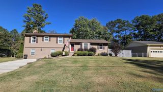 1217 Briar Hollow Trail, Huntsville, AL 35802