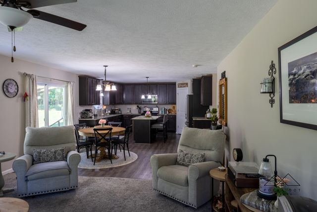 415 Edgewood Pass, Fenton, MI 48430