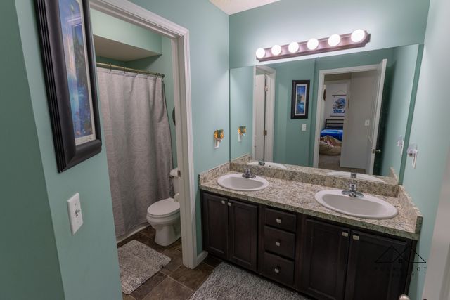 415 Edgewood Pass, Fenton, MI 48430