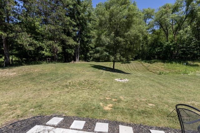 415 Edgewood Pass, Fenton, MI 48430