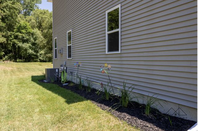 415 Edgewood Pass, Fenton, MI 48430