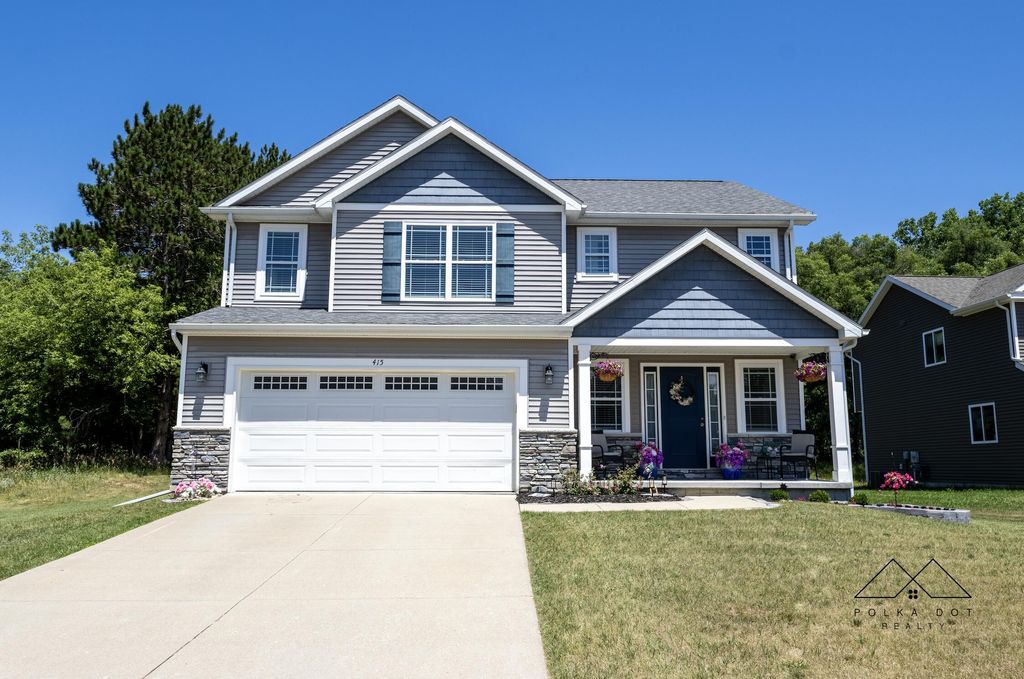 415 Edgewood Pass, Fenton, MI 48430