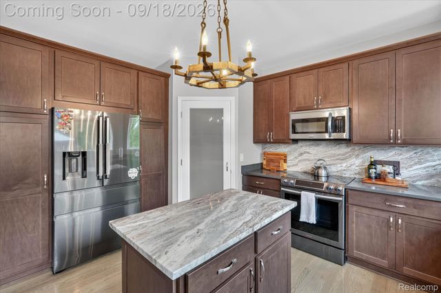25475 Stanley Lane, Lyon Charter Township, MI 48178