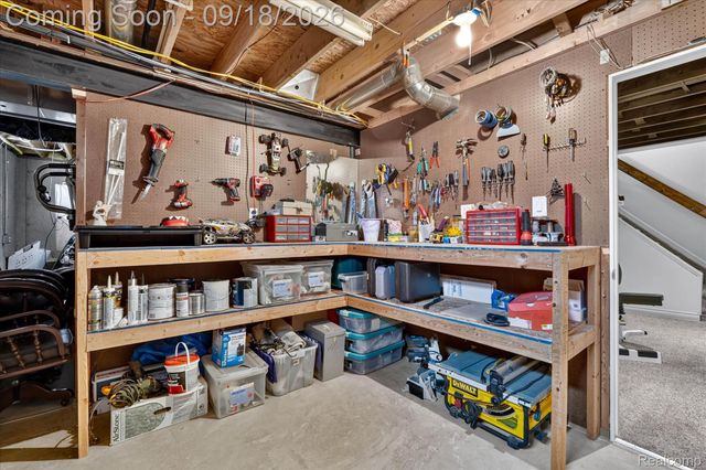 25475 Stanley Lane, Lyon Charter Township, MI 48178
