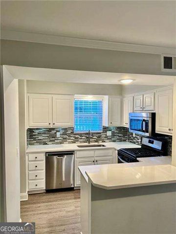 555 Picketts Bend Court, Marietta, GA 30008