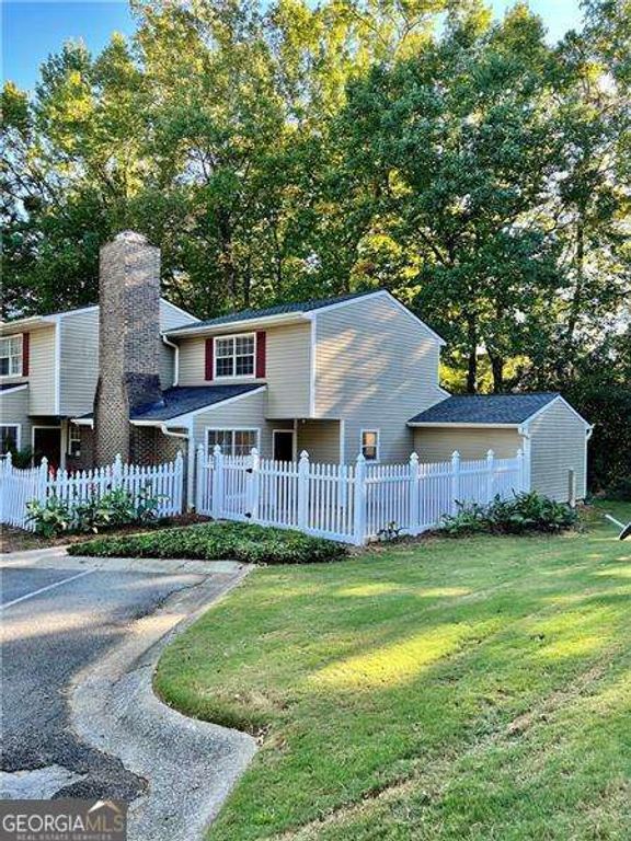 555 Picketts Bend Court, Marietta, GA 30008