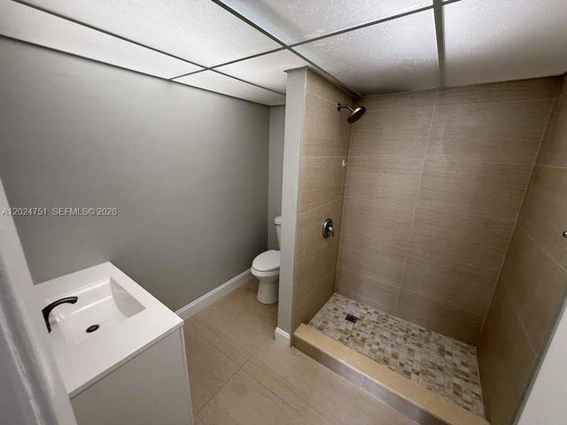 10000 NW 80th Ct 2345, Hialeah Gardens, FL 33016