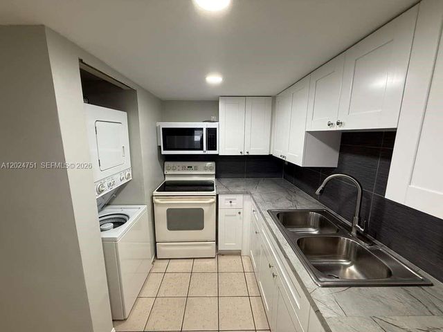 10000 NW 80th Ct 2345, Hialeah Gardens, FL 33016