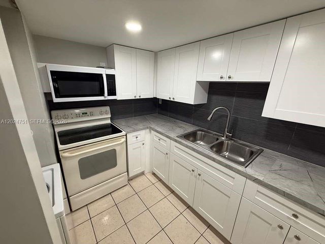10000 NW 80th Ct 2345, Hialeah Gardens, FL 33016
