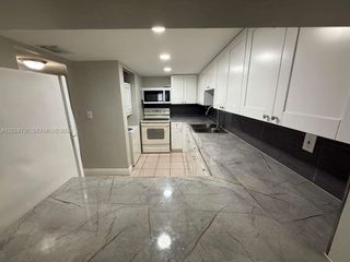 10000 NW 80th Ct 2345, Hialeah Gardens, FL 33016