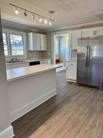 37 Bishop St, Inman, SC 29349