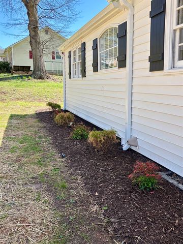 37 Bishop St, Inman, SC 29349