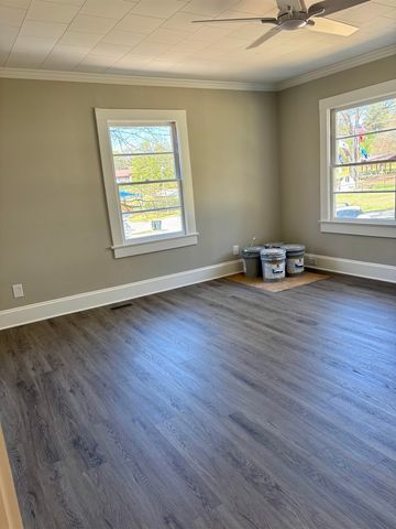 37 Bishop St, Inman, SC 29349