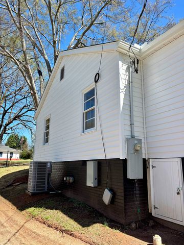 37 Bishop St, Inman, SC 29349