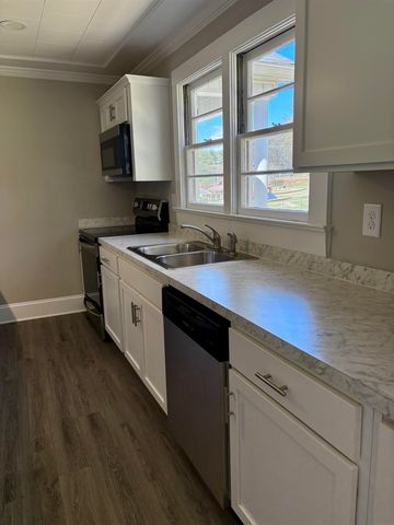 37 Bishop St, Inman, SC 29349
