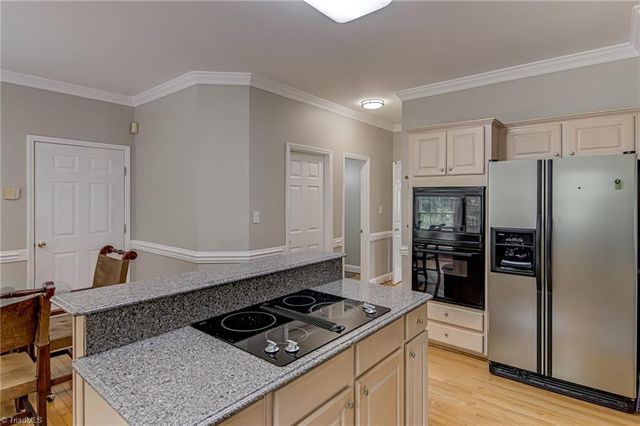 3405 Peninsula Drive, Jamestown, NC 27282