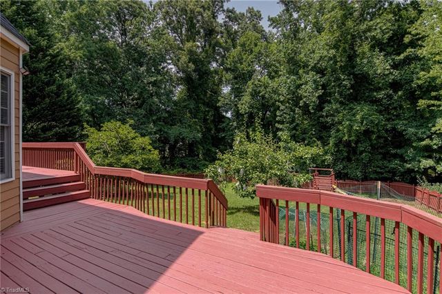 3405 Peninsula Drive, Jamestown, NC 27282