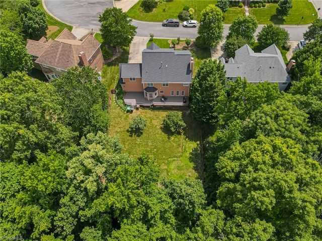 3405 Peninsula Drive, Jamestown, NC 27282