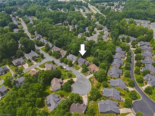 3405 Peninsula Drive, Jamestown, NC 27282