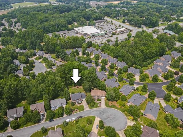 3405 Peninsula Drive, Jamestown, NC 27282