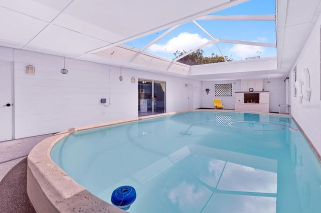 521 S LARRY CIRCLE, Brandon, FL 33511