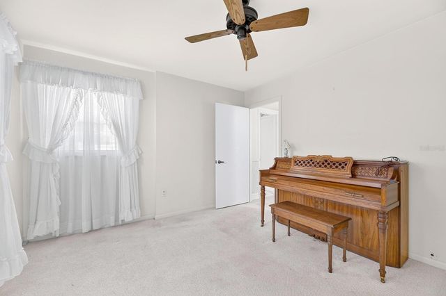 521 S LARRY CIRCLE, Brandon, FL 33511