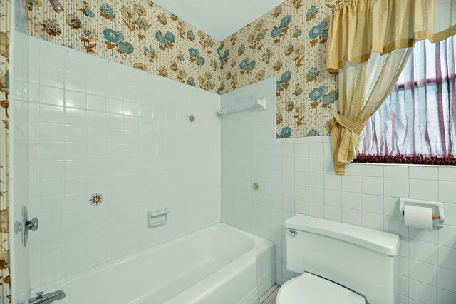 521 S LARRY CIRCLE, Brandon, FL 33511