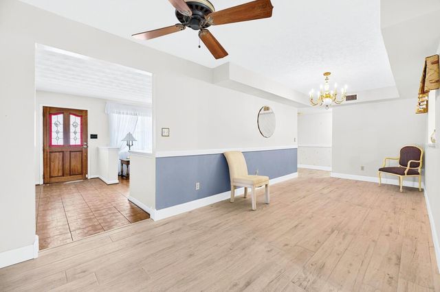 521 S LARRY CIRCLE, Brandon, FL 33511